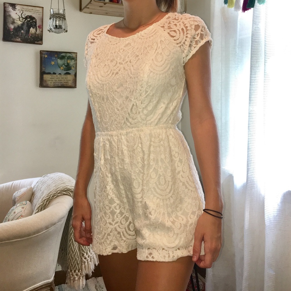 LOVELY WHITE LACE ROMPER